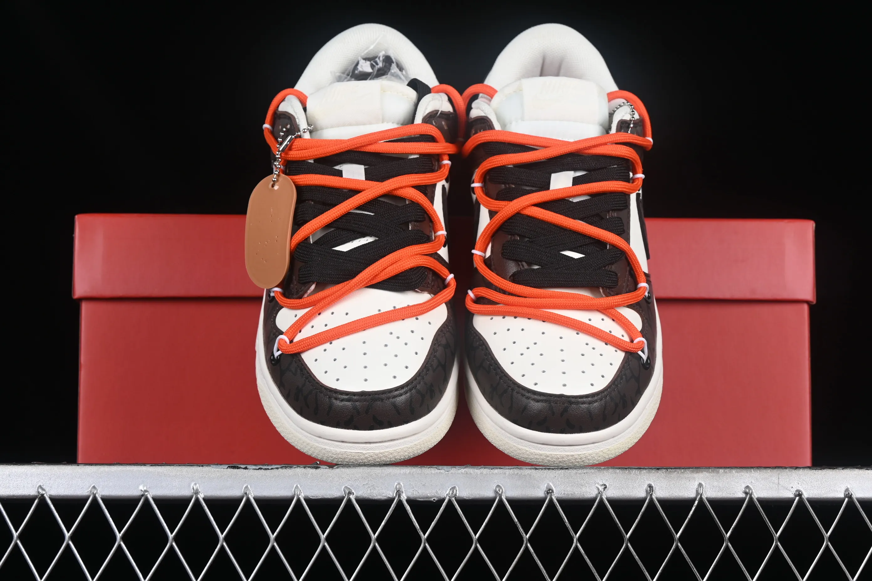 All categories Nk SB Dunk series Nk SB Dunk Low low-top sneakers Nk Dunk Low "Year of the Dragon" Year of the Dragon limited theme SB low-top casual sneakers DJ6188-100